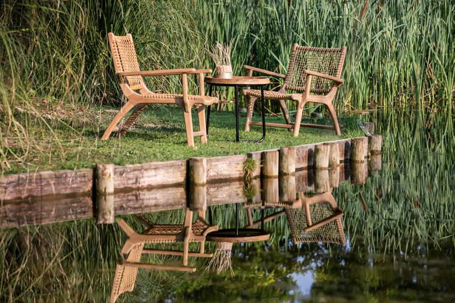 LOUNGE CHAIR