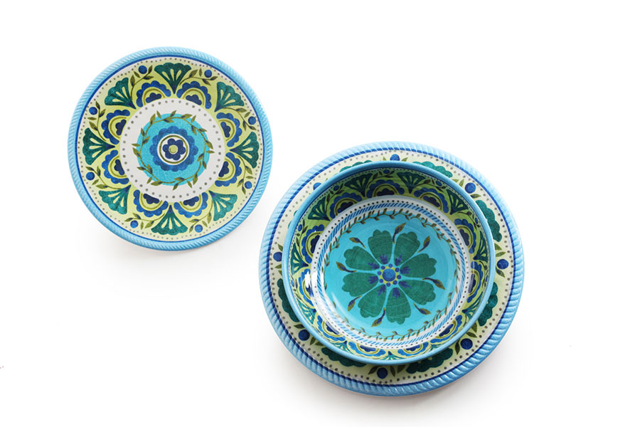 DINNERWARE