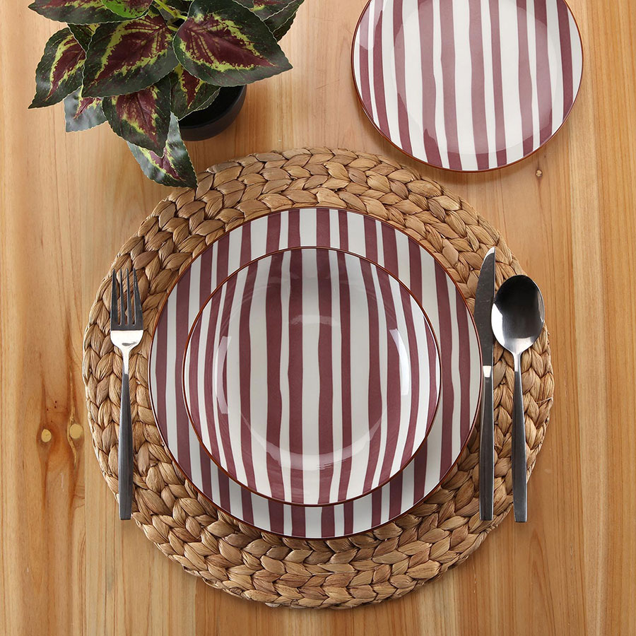 DINNERWARE SET