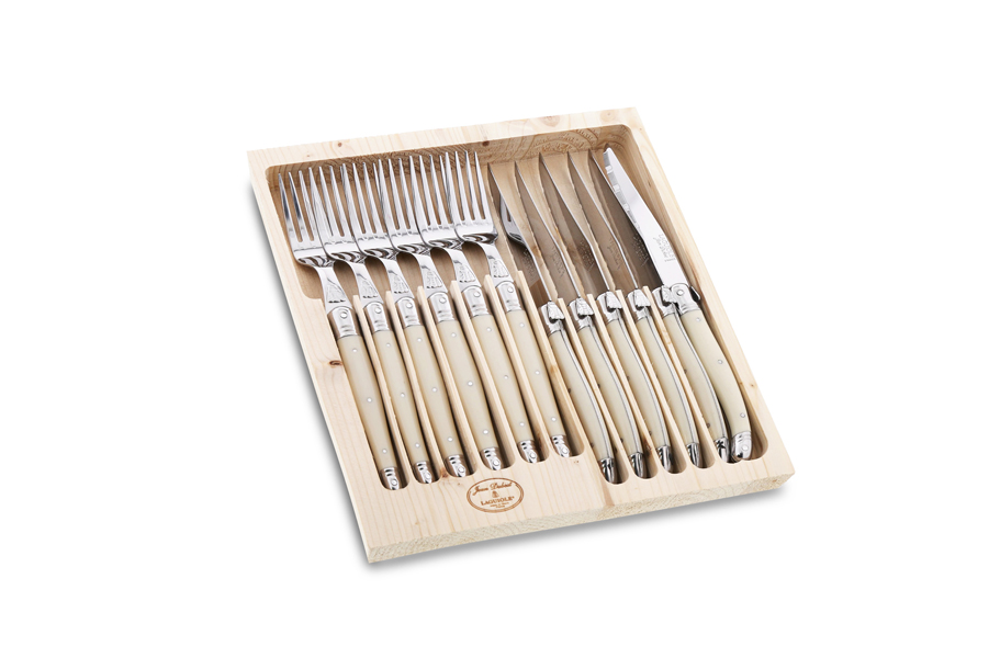 CUTLERY SET