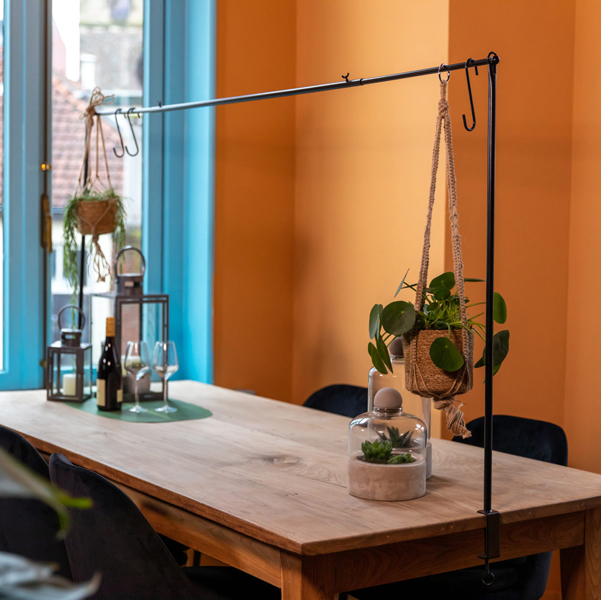 TABLE CLAMB